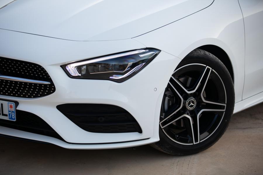 Детали экстерьера Mercedes-Benz CLA180 d AMG Line 2019 года  (WW) (фото 26 из 28)